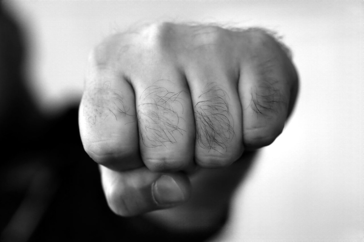    Кулак, побои, избиение. Фото: "Республика"/ Даниил Рыжихин