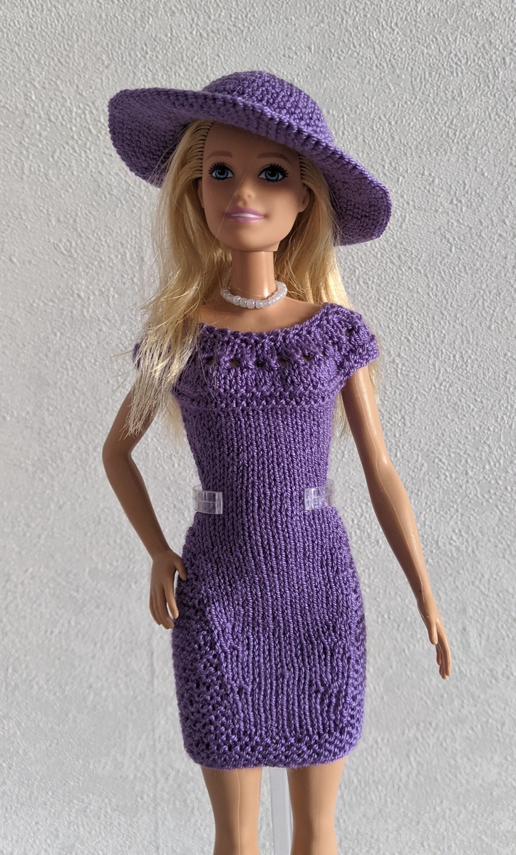 Платье "первое свидание" спицами на куклу Барби