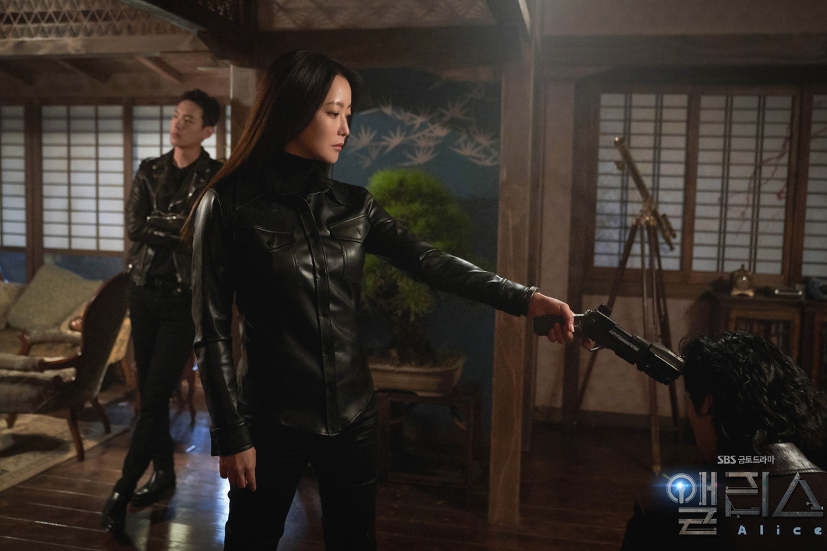 Стоп-кадр из дорамы "Элис". Источник Яндекс.Картинки 