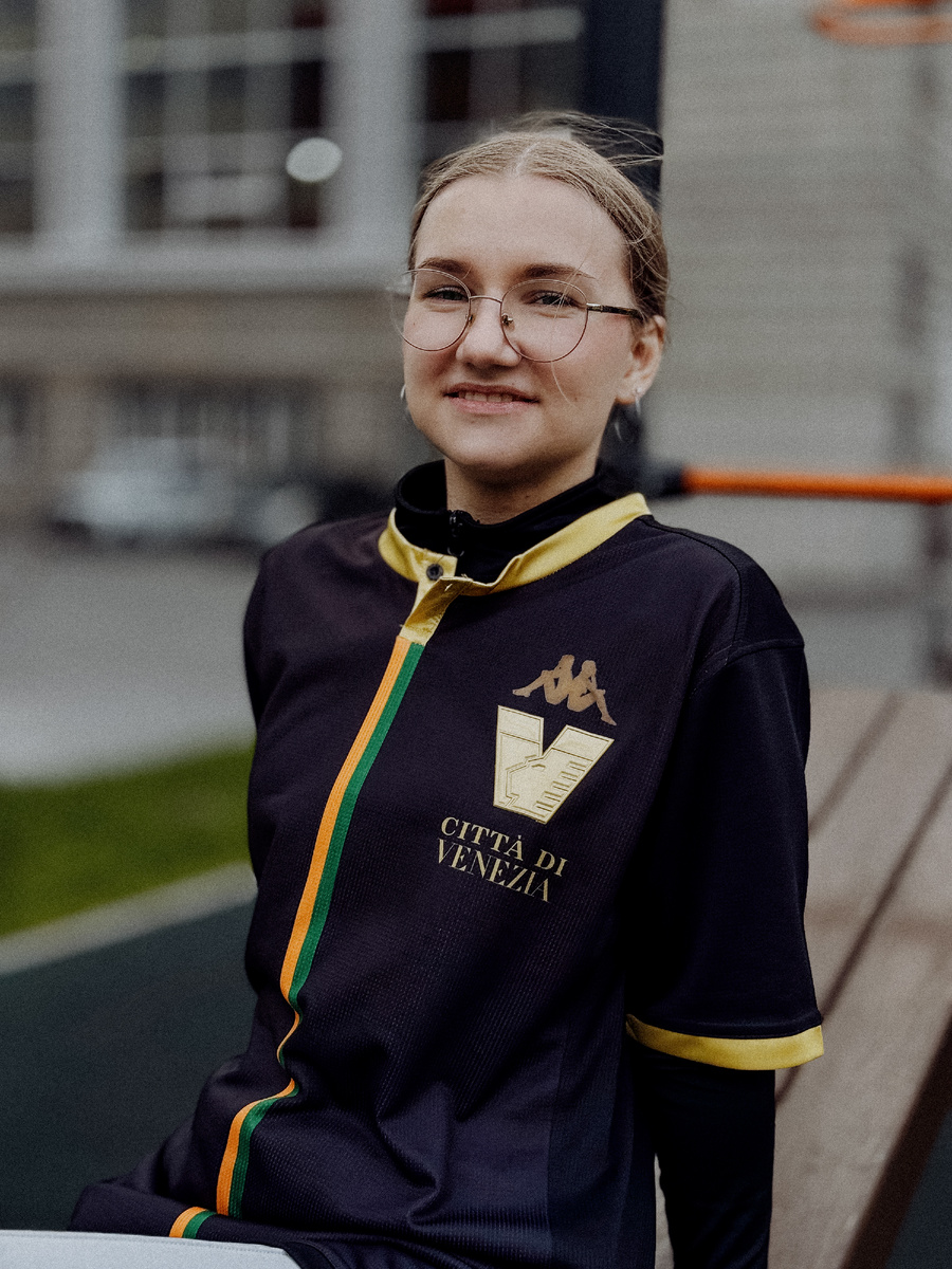 Эш Владлена 
Институт Социальных Технологий ,НГТУ