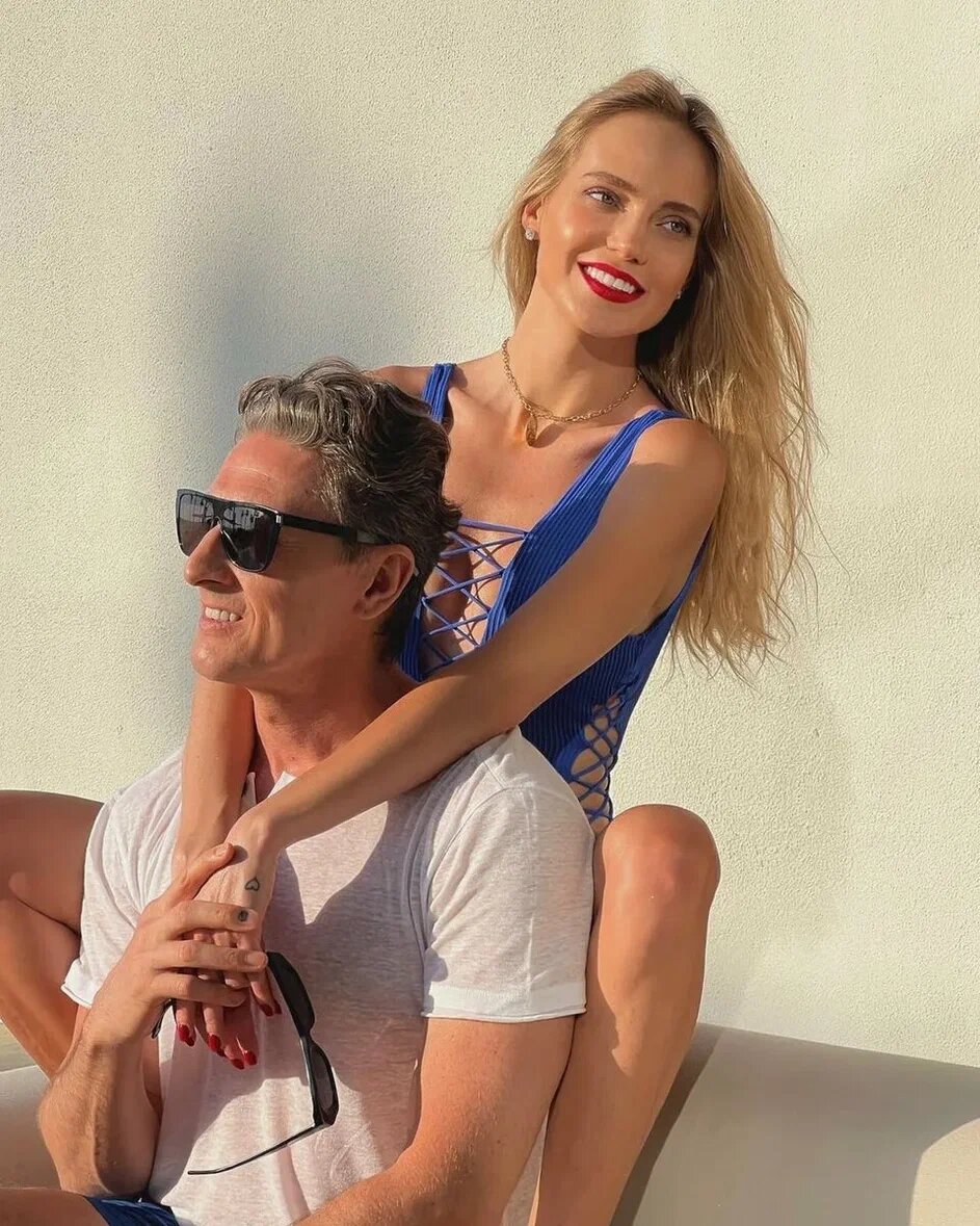    Глюкоза с мужем Александром Чистяковым, соцсети