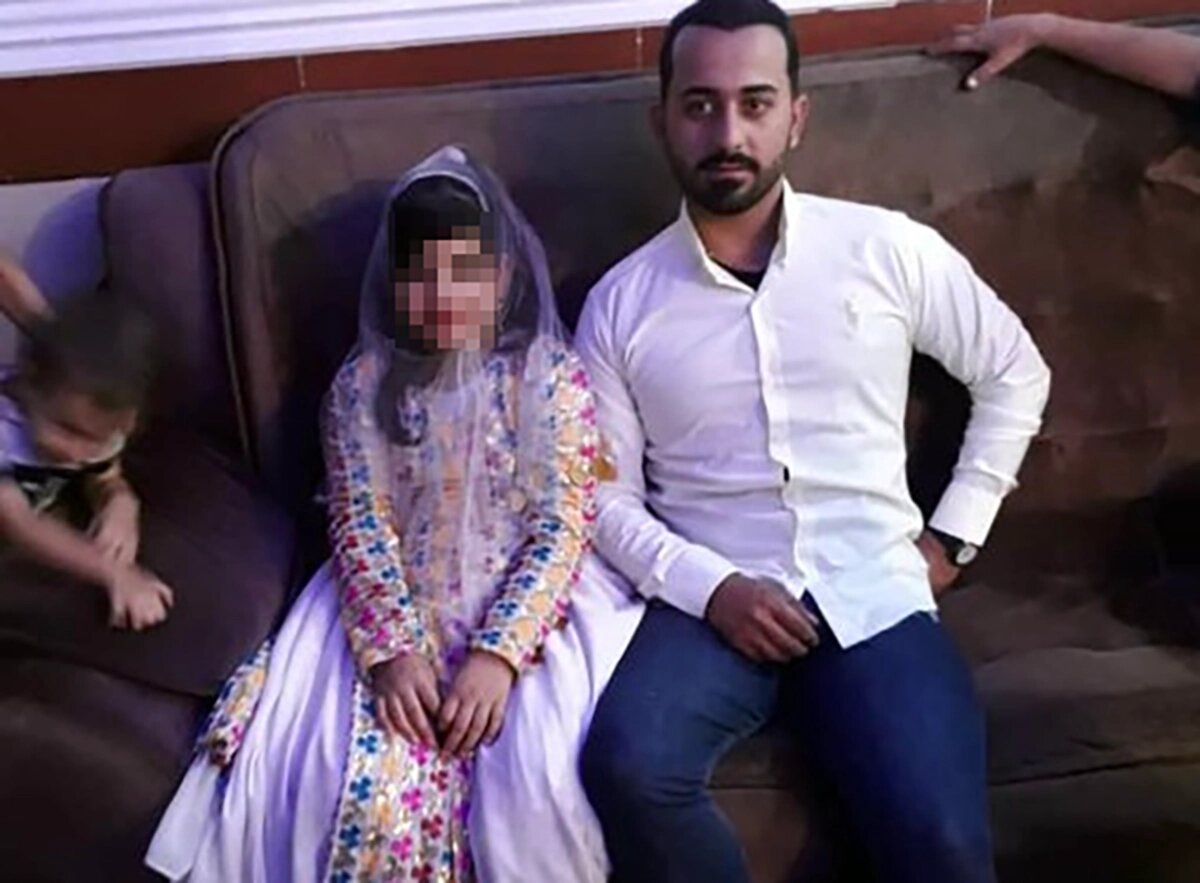 Жениху 28 - невесте - 9 лет