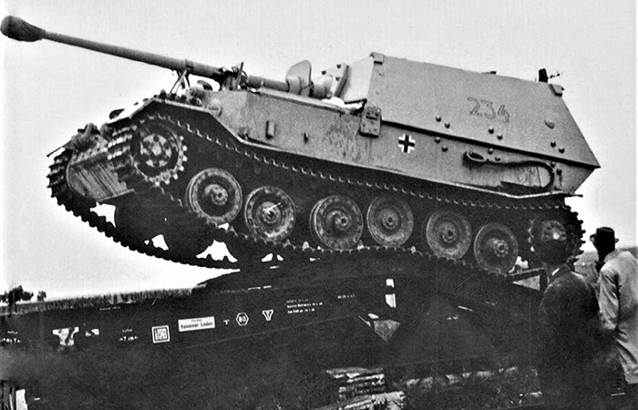 Одна из особенностей - гибридный двигатель./ Фото: pinterest.com