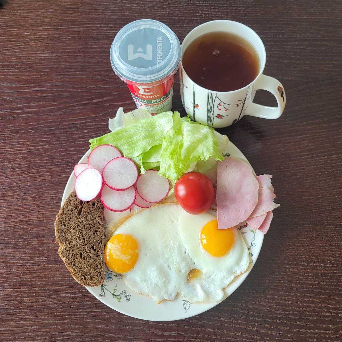 Изумленный яичный монстр. "Ты что, есть меня, что ли, будешь?"