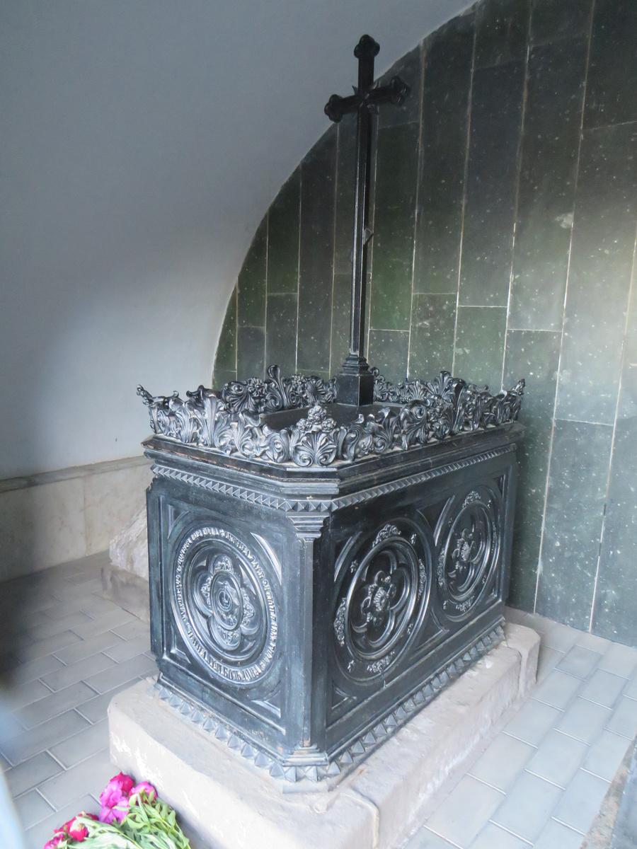 Могила Н.А. Грибоедовой (в девичестве — Чавчавадзе) на пантеоне Мтацминда в Тбилиси