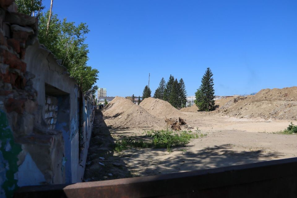    Территория бывшего моторного завода (пр. Космонавтов, 8/4). Источник: Виталий Барабаш