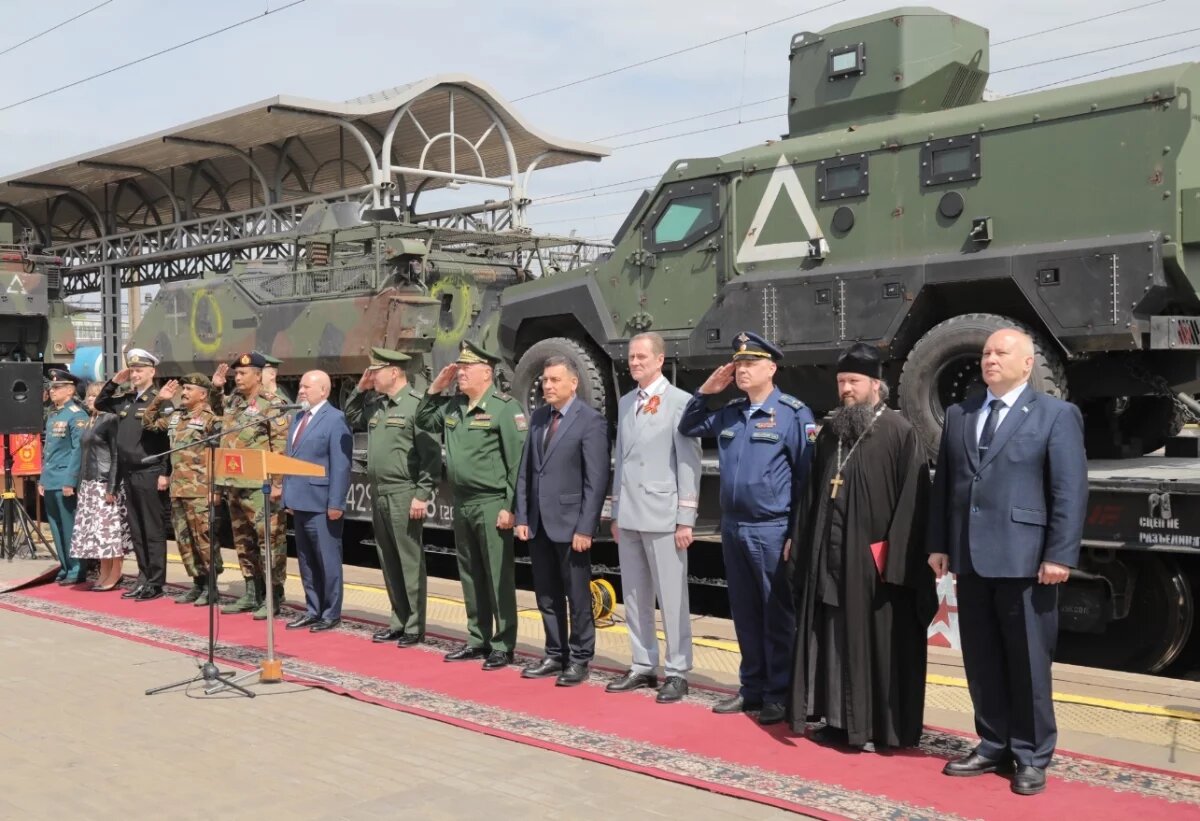    Уникальный агитпоезд МО РФ «Сила в подвиге» посетил Хабаровск