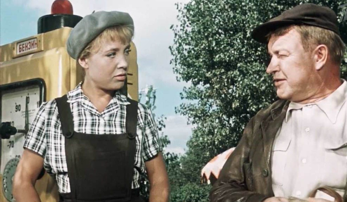    Фото: кадр из фильма "Королева бензоколонки"