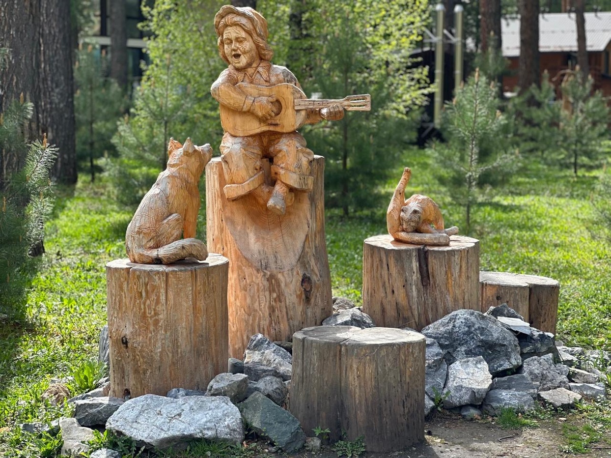 Фото автора. А где остальные шесть рук Гришки? Так за спиной. 