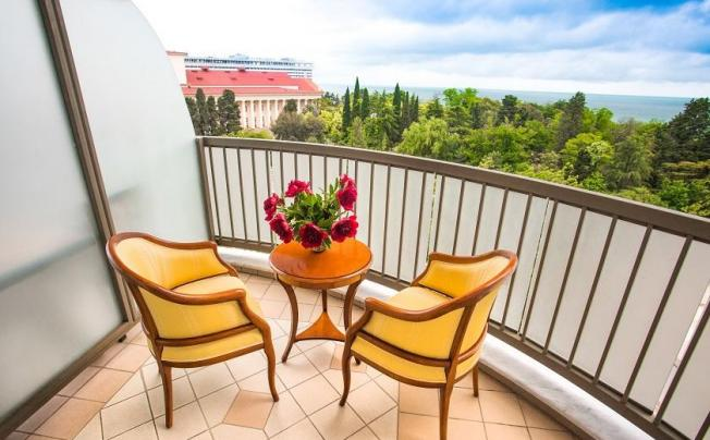 С балкона Черноморье Санаторий