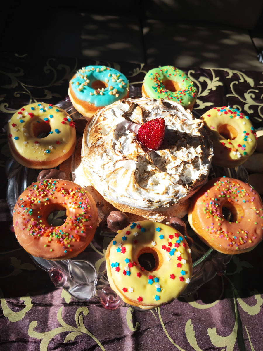 Это я не съела на недавнем семейном торжестве)