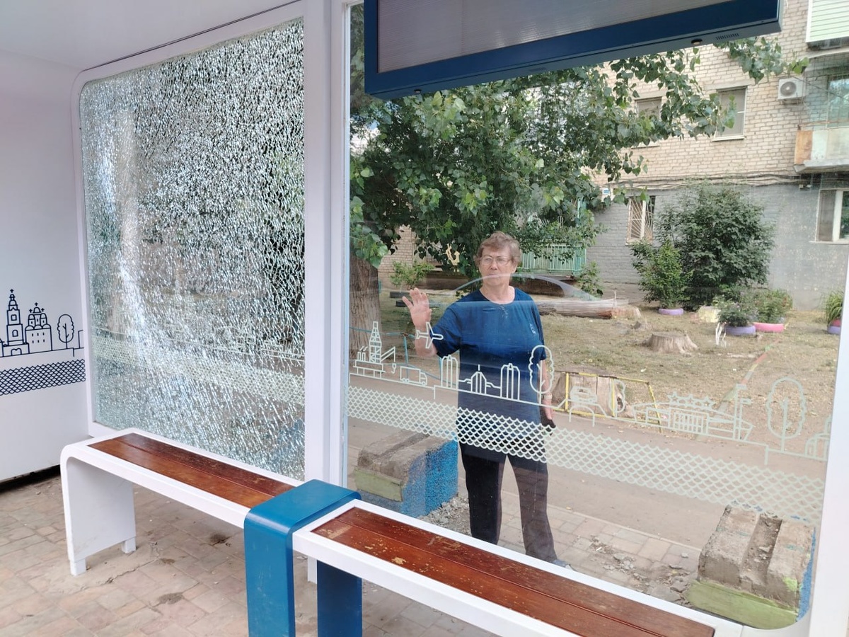    Чуть дотронься и стекло рухнет, говорят местные жители. Фото из тг-канала Е. Дунаева.