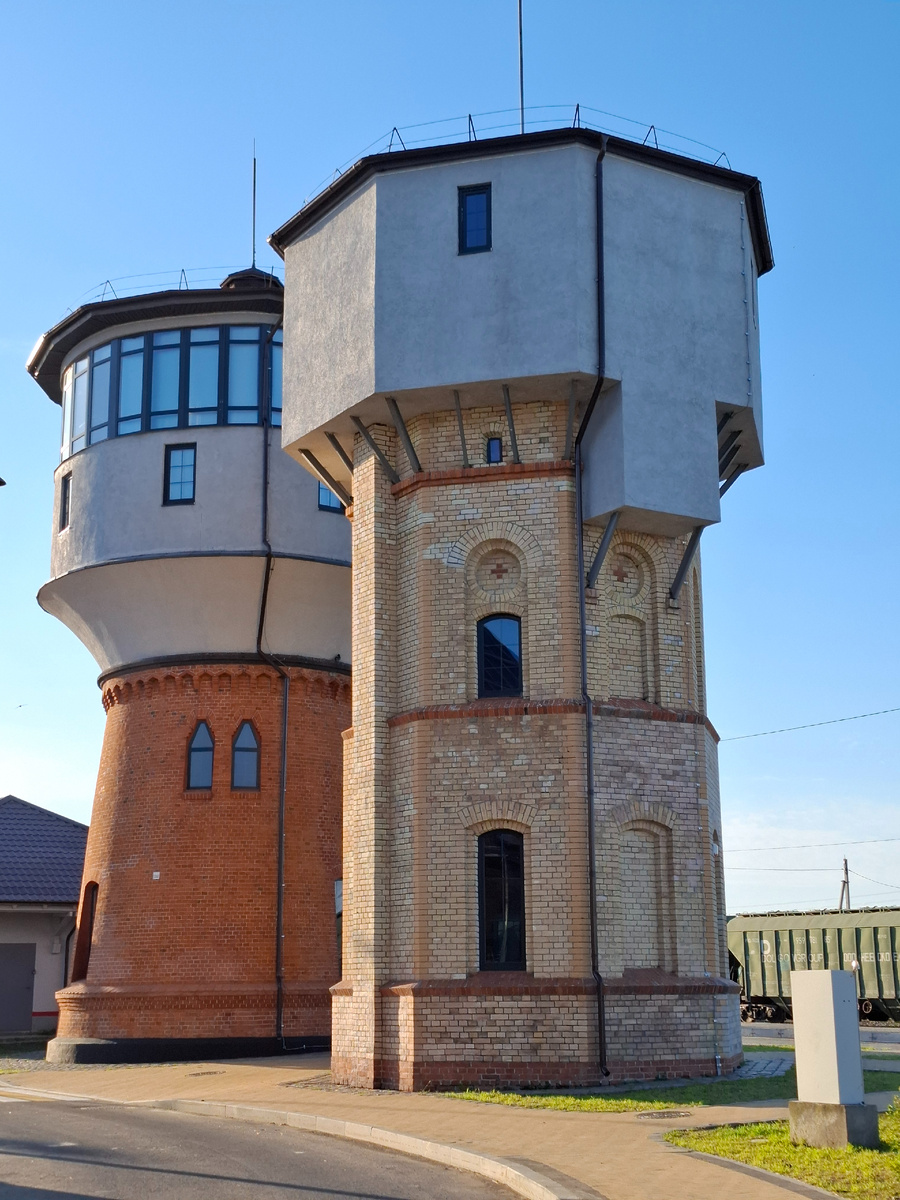 Восточная и Западная водонапорные башни. Гусев