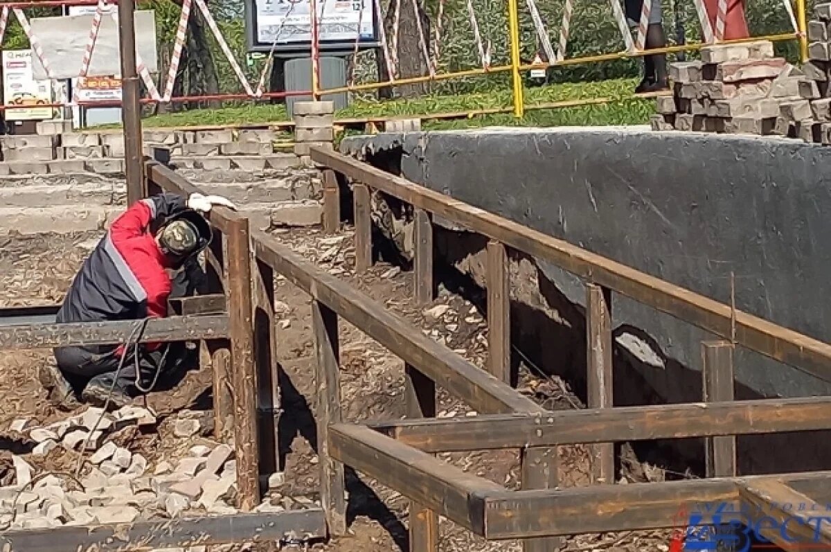    В Хабаровске ремонтируют лестницу на Пушкина с гарантией на 20 лет