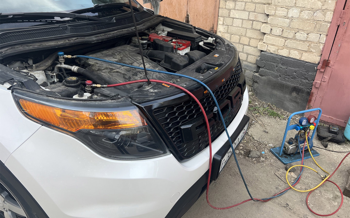 ValikToreZ / Drive2📷Даже самый простой набор специализированного оборудования обойдется крайне дорого. И даже если рассчитывать на несколько лет периодических заправок своих автомобилей, такой комплект едва ли когда-то окупится