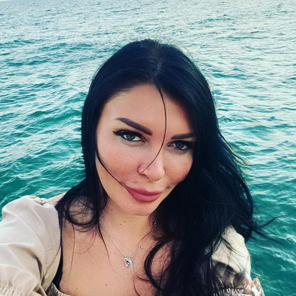     Сегодня 45 лет певице Свете