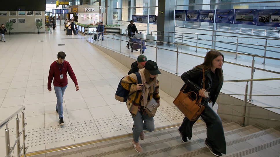 В аэропорту Казани отменено и задержано 8 рейсов на вылет и прилет из Москвы.📷Фото: Владимир Антонов / Коммерсантъ