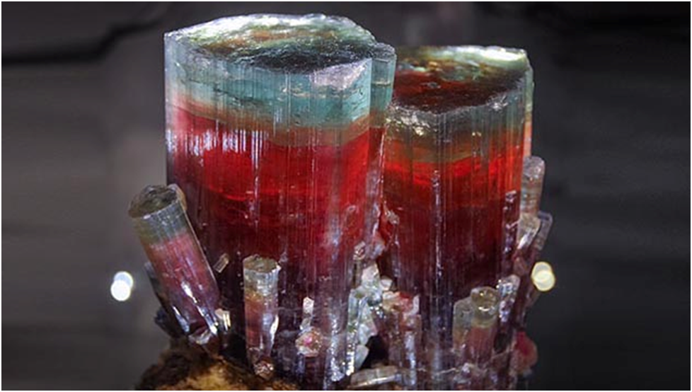 Этот турмалин малиново-мятного цвета по прозвищу «Пароход» - один из лучших и самых ценных образцов минералов в мире. 