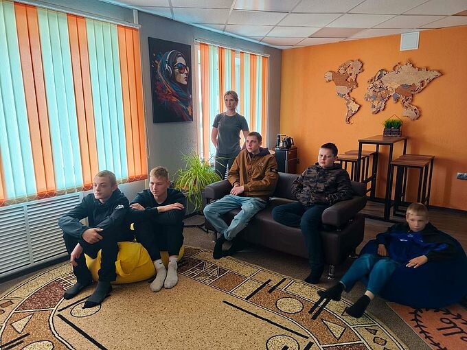 Подростки в подростковом пространстве «Дом»