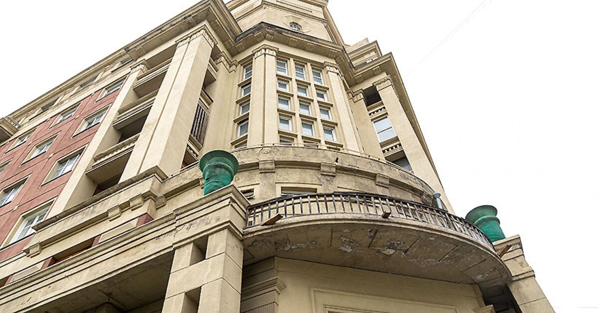 Пока не ясно, когда начнётся капремонт фасада памятника федерального значения — Стоквартирного дома в Новосибирске.