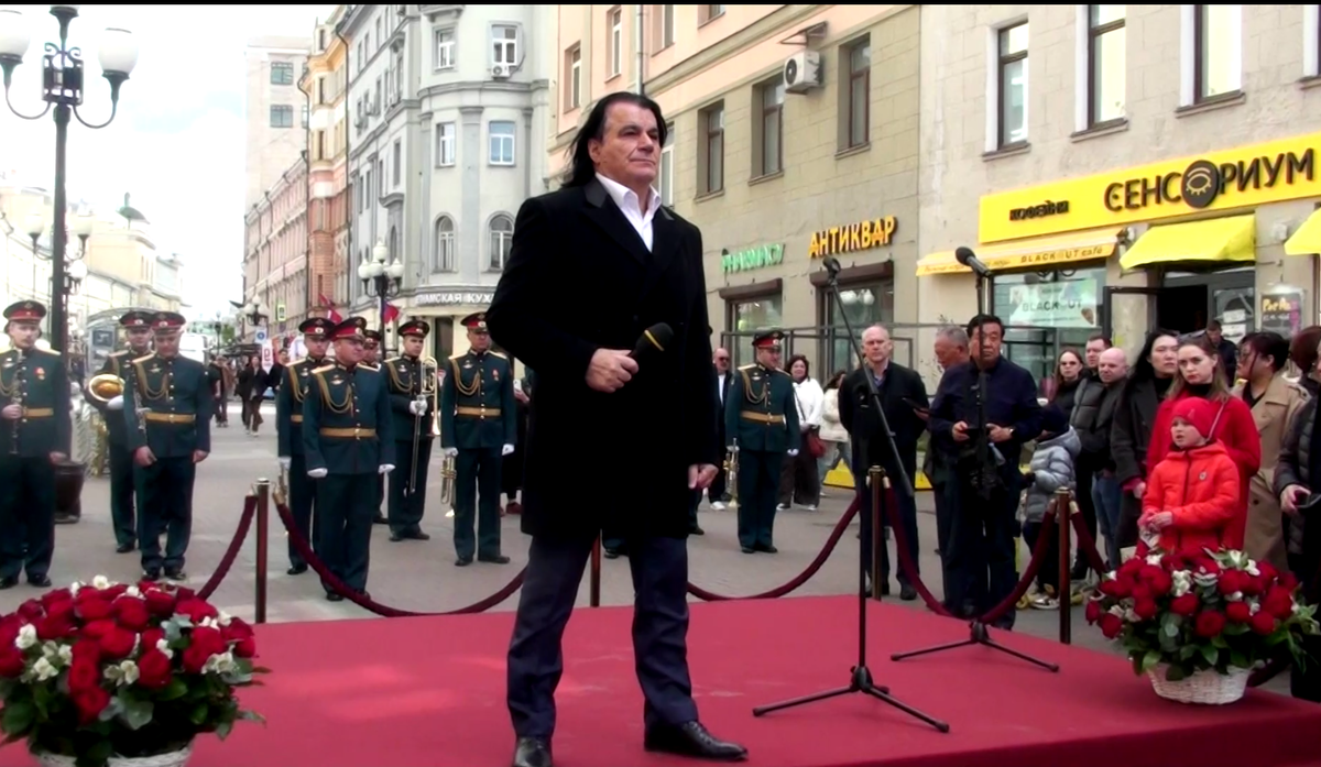 Вячеслав Ольховский.Арбат.07.05.2025. Торжественная Церемония Открытия патриотической выставки Героя Труда Российской Федерации, Народного художника СССР, академика РАХ А.М. Шилова «Они сражались за Родину!». Выставка посвящена 80-летию Победы в Великой Отечественной войне.