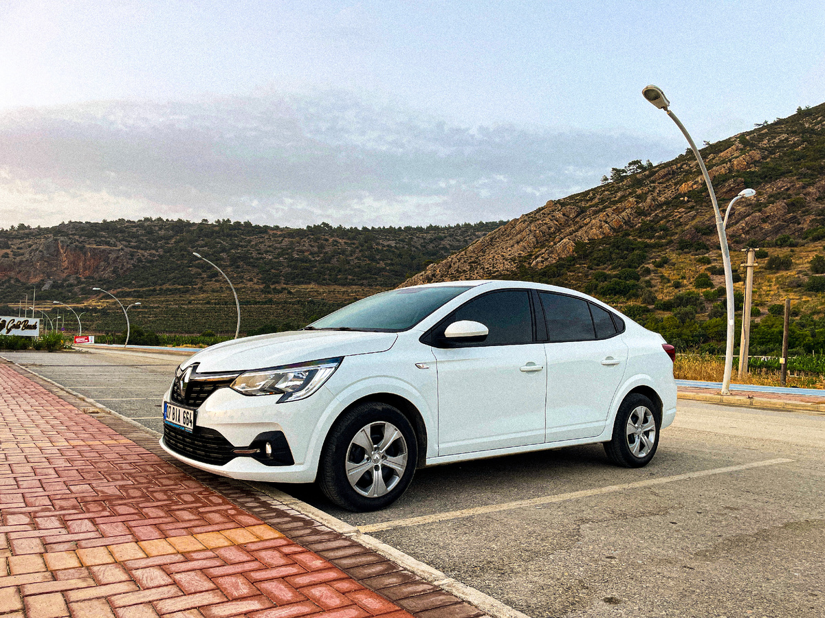 На пляже в Газипаше можно парковаться абсолютно бесплатно.