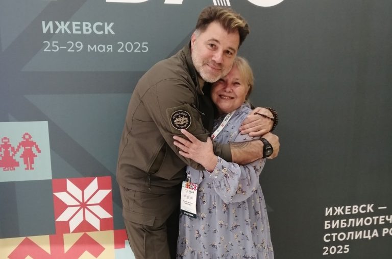    Оренбургский библиотекарь пригласила на встречу с читателями писателя Олега Роя Полина Кузаева