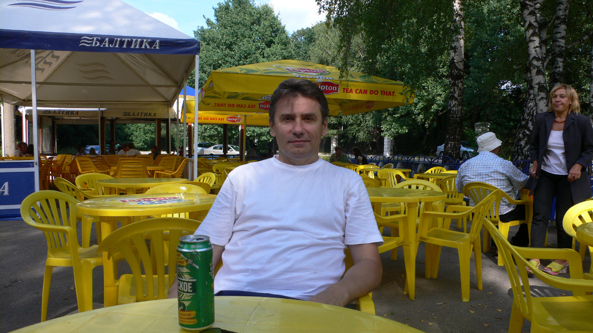 На отдыхе в летнем кафе