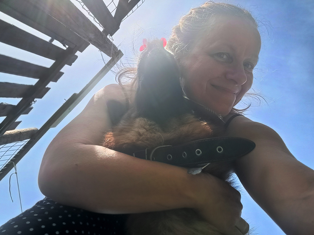 Маня всегда готова чмокнуть))