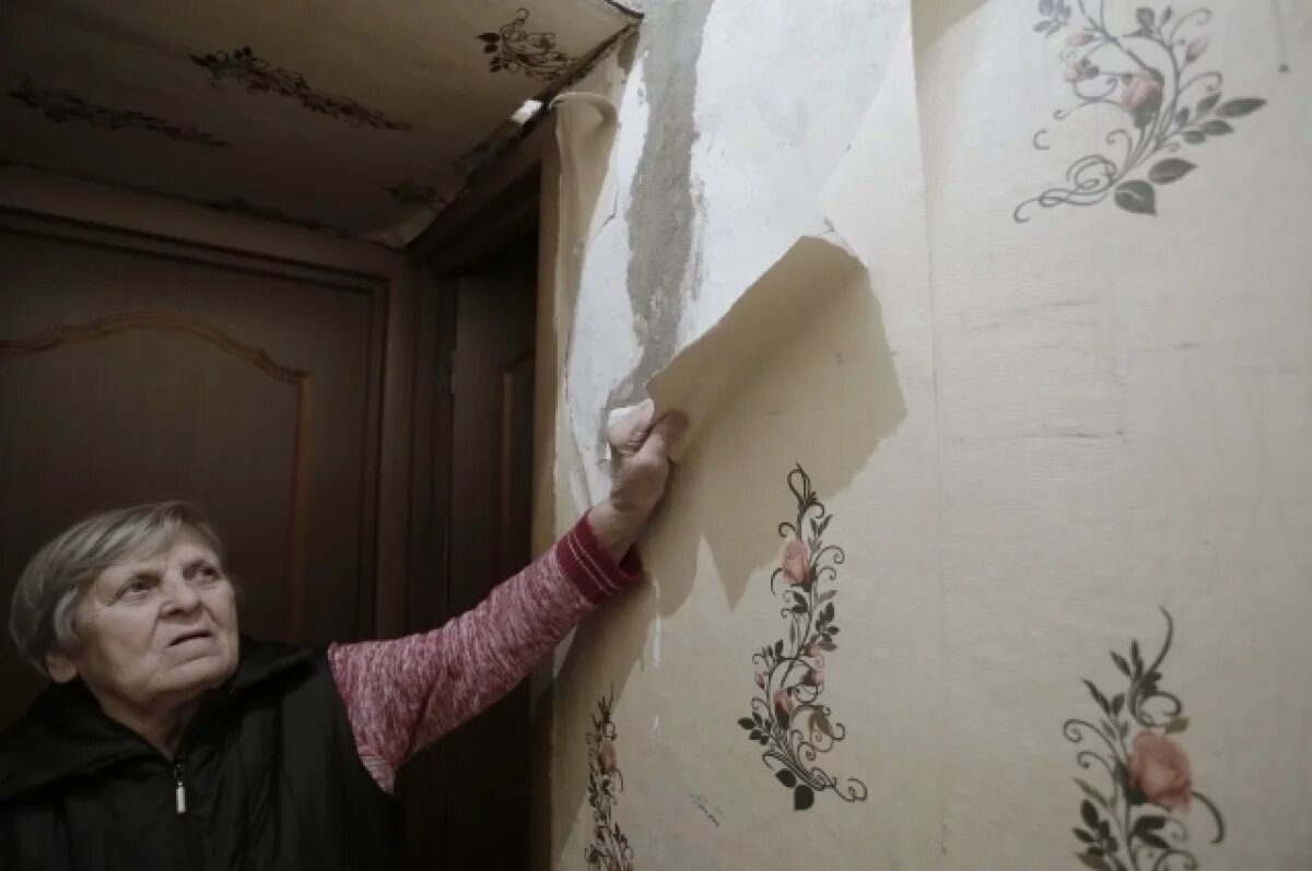    С потолков квартир в псковских Крестах капало все выходные