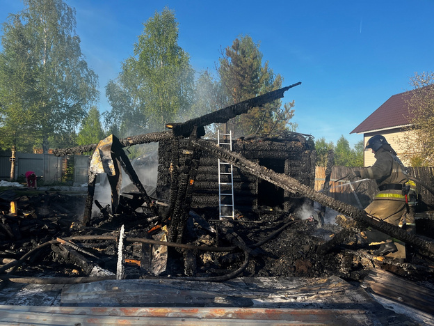    Два пожара за три дня в Слободском районе: ущерб превысил миллион рублей из-за проблем с электропроводкой