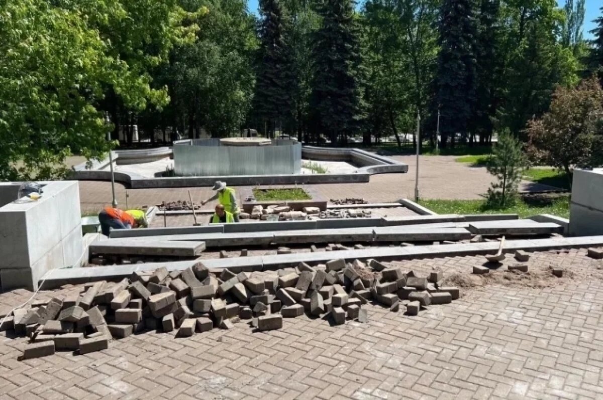    Хабиров показал, какие работы начались в парке им. Ленина в Уфе