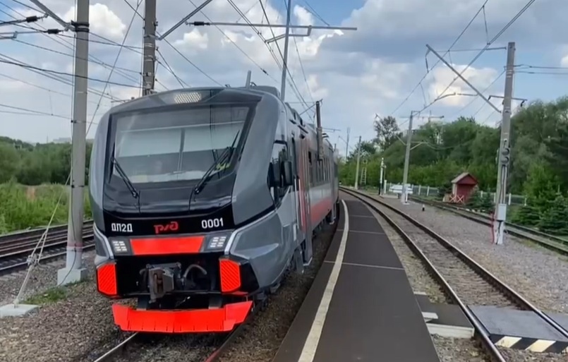 Это не ЭП2ДМ = это Дизель Поезд ДП2Д от АО ДМЗ пробегает первые круги на Эумперементальном кольце Щербинки.