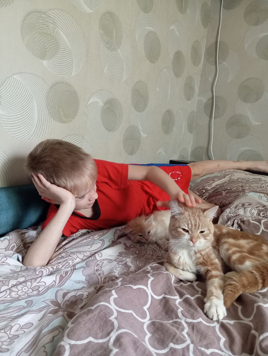 Блондинистая компания. 