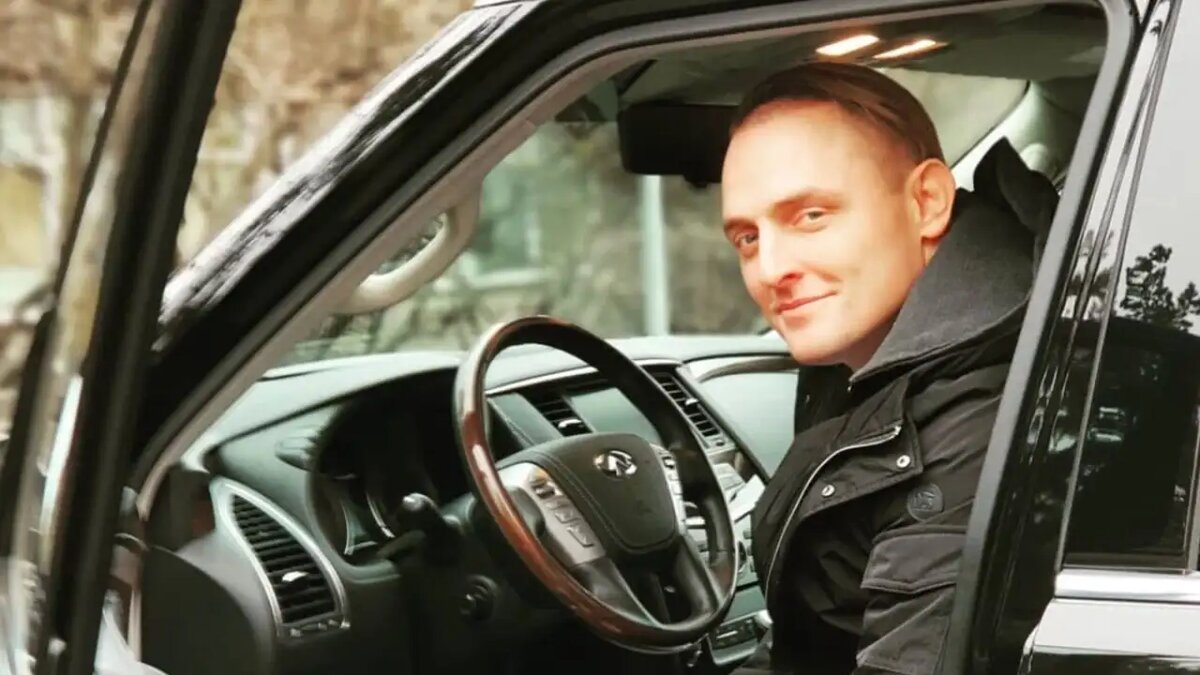    Народный артист РФ Аскольд Запашный.