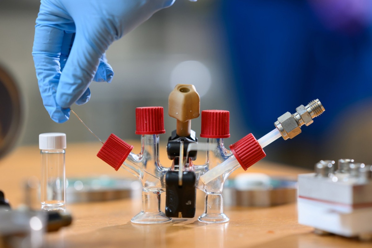    Разработанный американскими учеными топливный элемент работает на жидком натрии