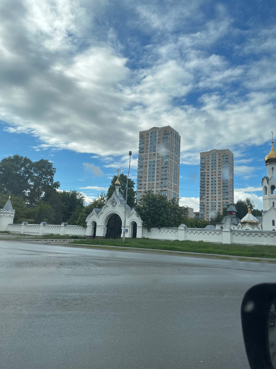 Две башни близнецы на ОбъГЭСе, фото автора