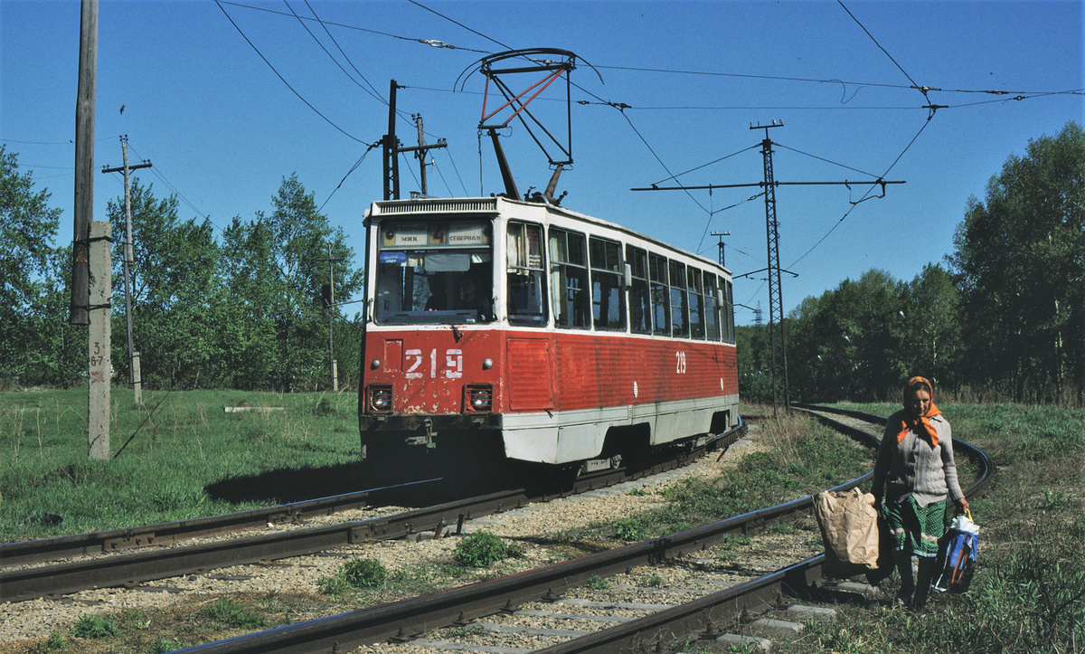 Кемеровский трамвай. Автор фото - Томас Фишер. Найдено: https://transphoto.org/photo/21/21/55/2121554.jpg
