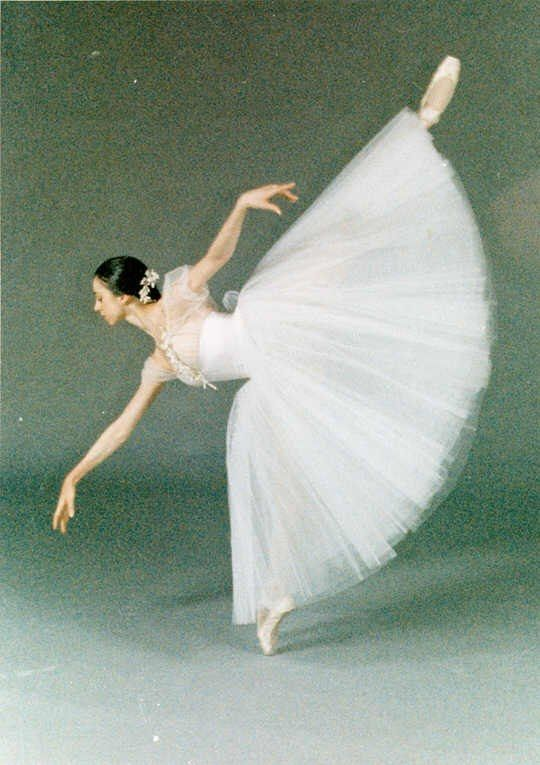 Нино Ананиашвили в балете "Жизель".  Фото из Яндекса.