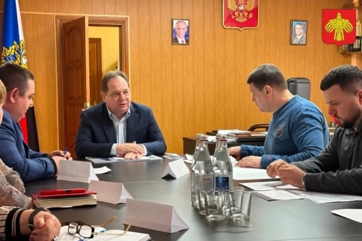    "Политическая стратегия Ростислава Гольдштейна указывает на его явное стремление к закреплению на посту губернатора".