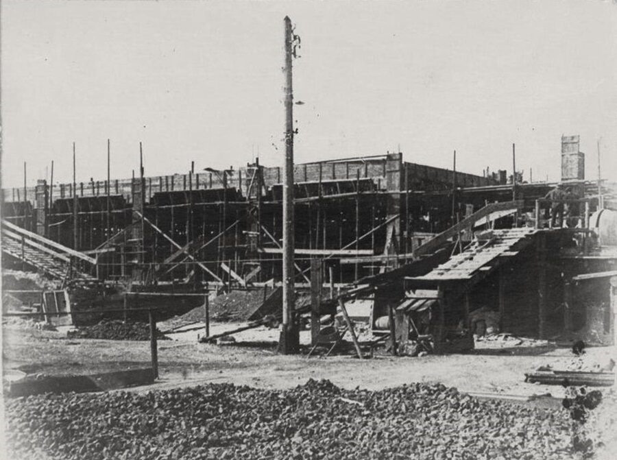 Строительство одного из цехов завода «Аксай»