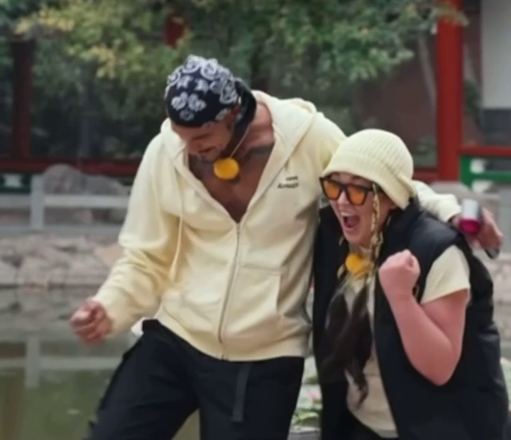 Кадр из шоу "Сокровища императора"/ ТНТ
