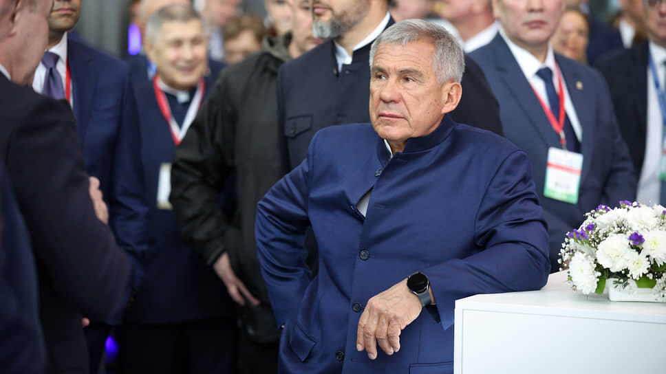 Рустам Минниханов переизбран главой Совета директоров «Татнефтехиминвест-холдинга».📷Фото: Владимир Антонов / Коммерсантъ