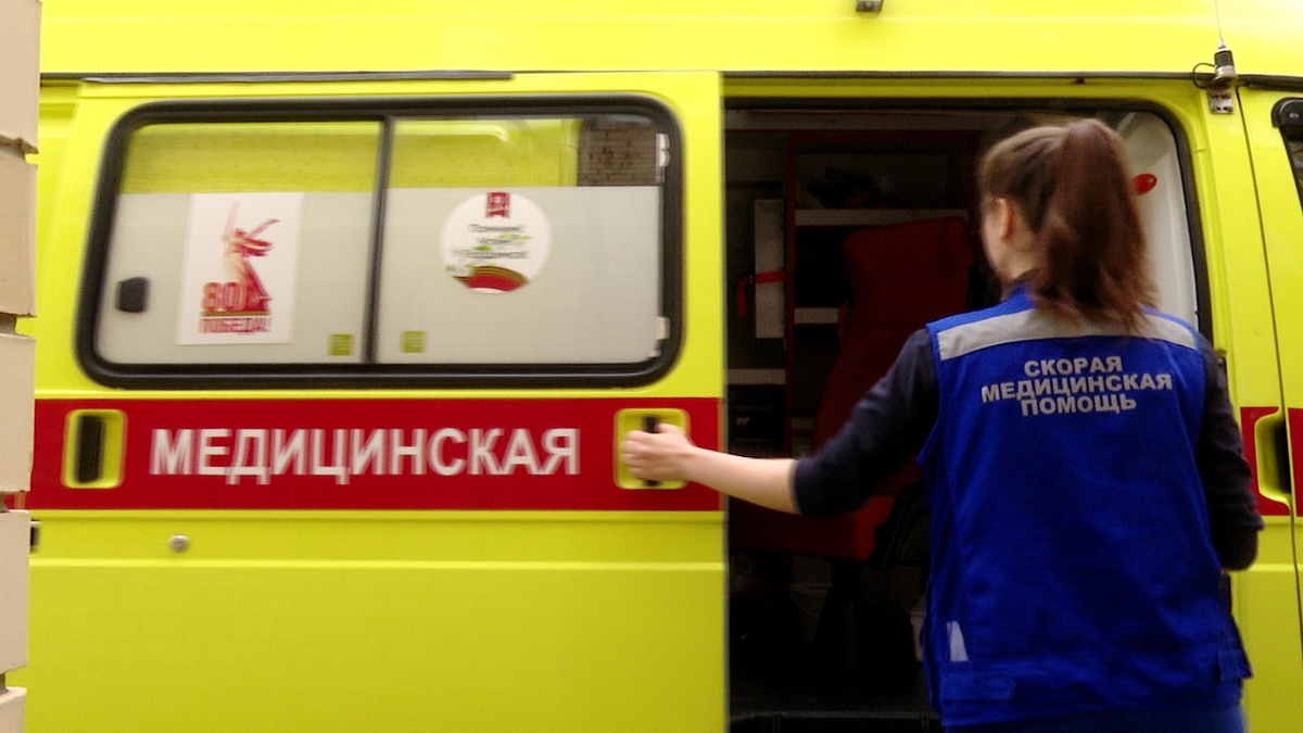 Полина Речкина из Тюмени работает фельдшером скорой помощи