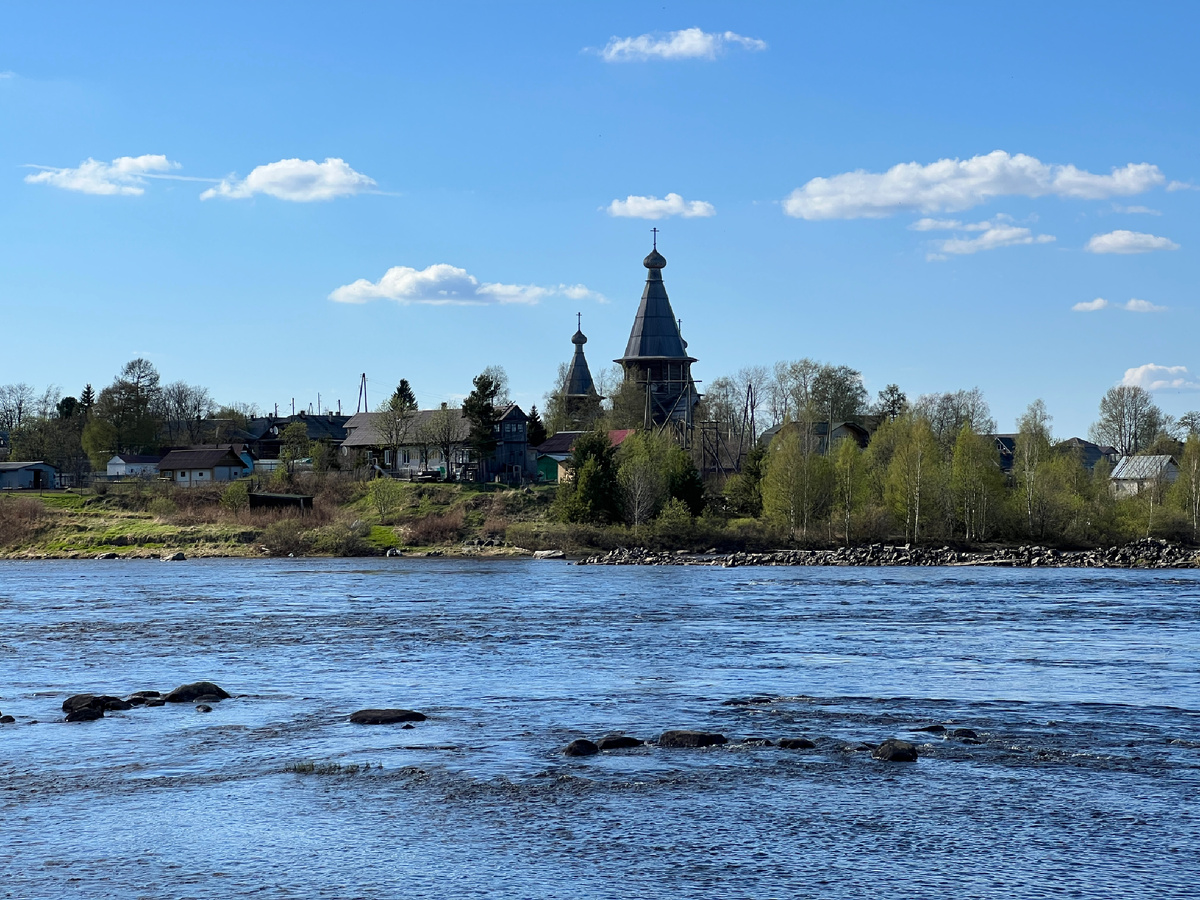 Успенский собор в Кеми. Вид с правого берега реки Кемь