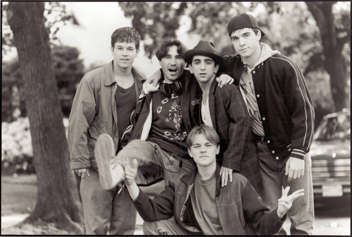 Кадр главных героев и режиссера 