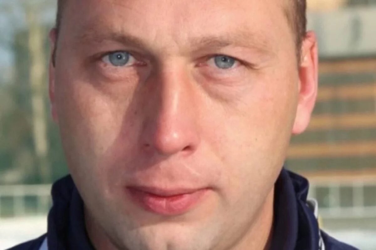    Новым тренером станет Вячеслав Манкос.