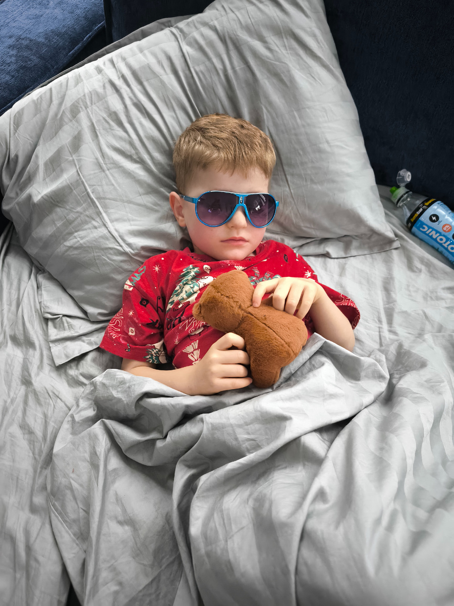 Вот так вот забавно болеем в очках