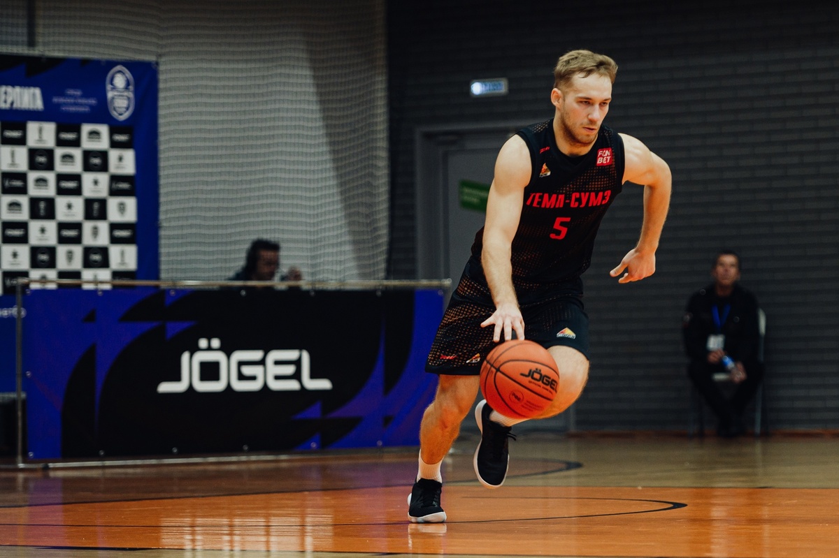 Максим Хозяшев