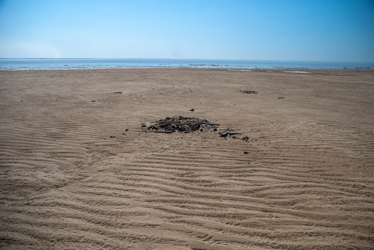 Кучки металла.